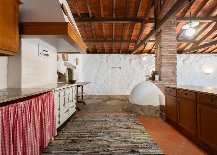 Host Wise - Luxurious House With Private Pool Amazing Views *